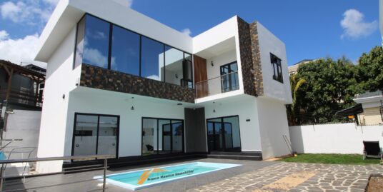 Maison meublée avec piscine – Trou aux Biches